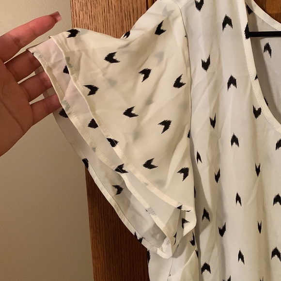 Torrid ruffle sleeve blouse - Picture 2 of 3